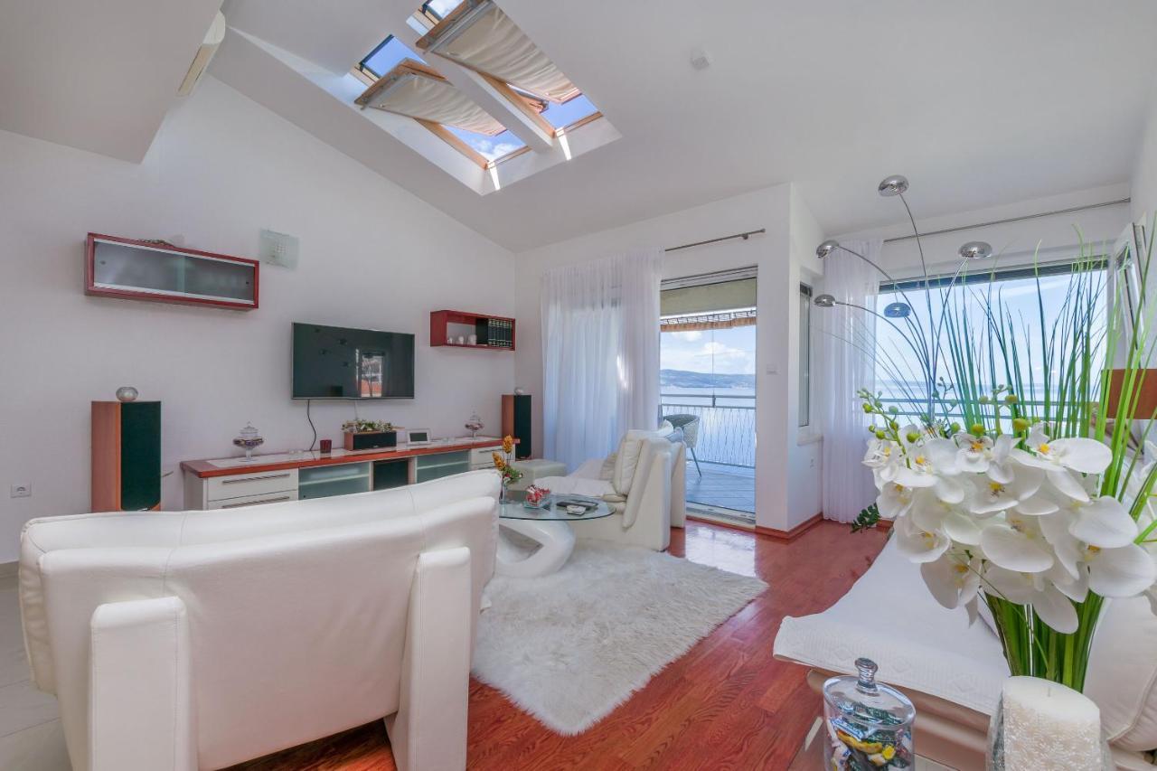 Apartments Mia Omis Exterior photo