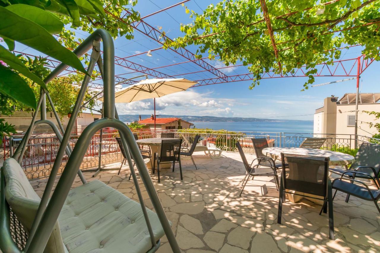 Apartments Mia Omis Exterior photo