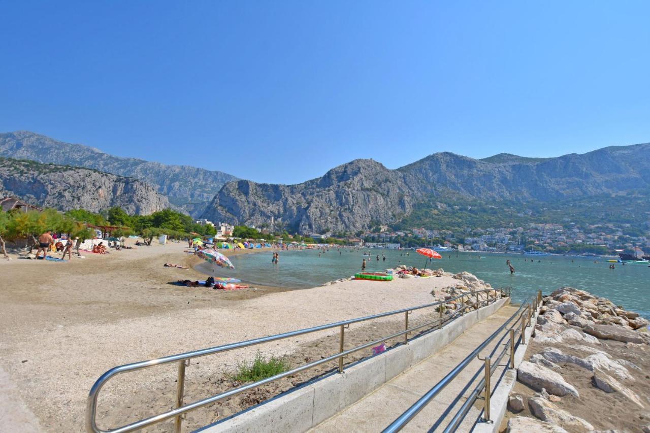 Apartments Mia Omis Exterior photo