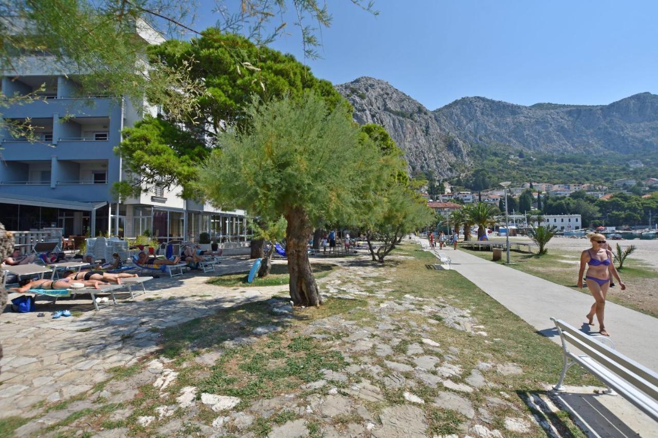 Apartments Mia Omis Exterior photo