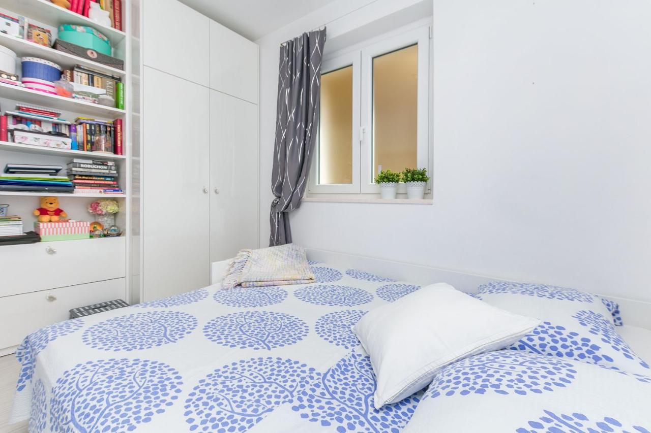 Apartments Mia Omis Exterior photo